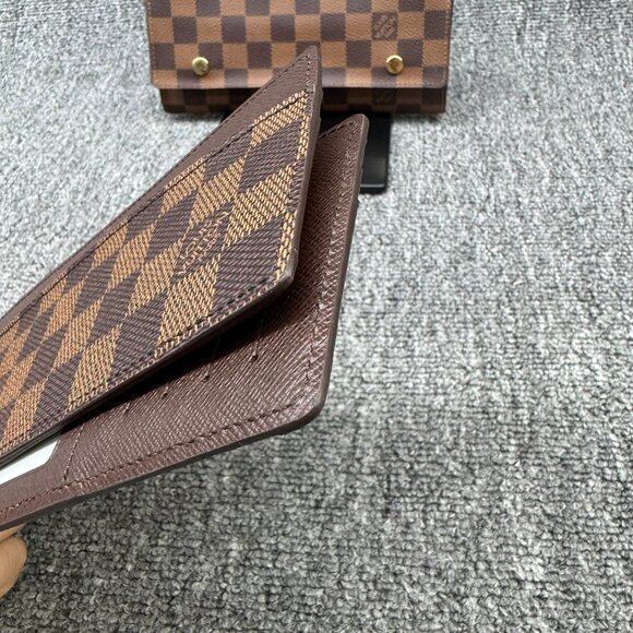 Louis Vuitton Leather Wallet 299-082225 - Picture 12 of 13